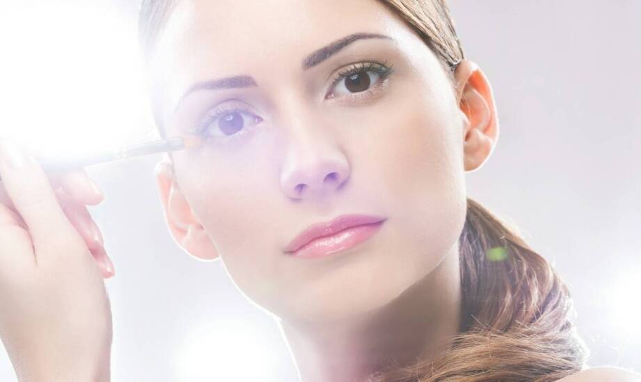 Lifting rzęs – działanie, efekty i zalety zabiegu podkreślającego spojrzenie