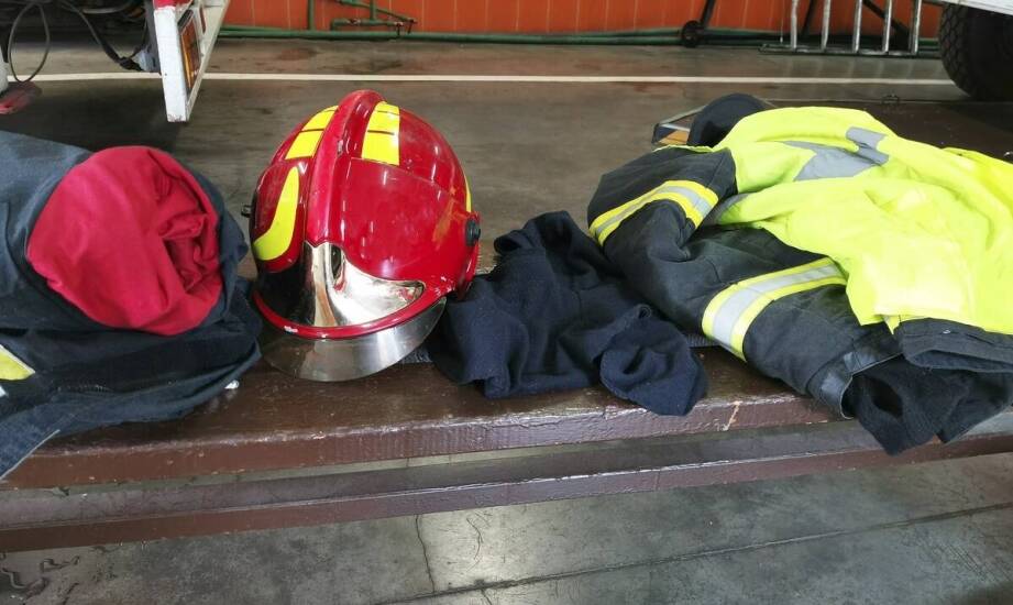 Jak wybrać odzież odporną na ogień – praktyczne informacje i porady