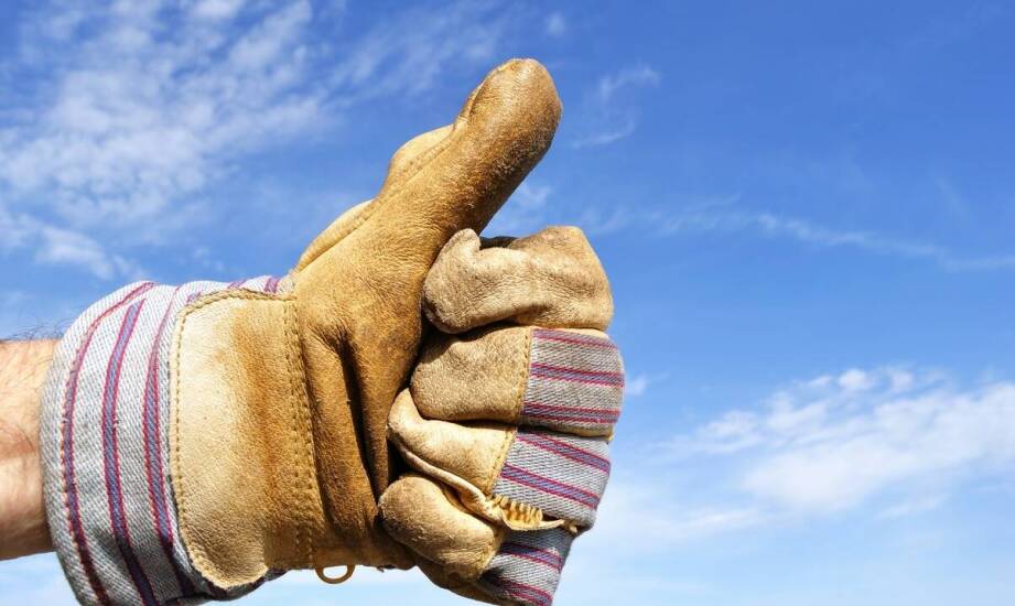 Na co zwrócić uwagę wybierając rękawice gospodarcze do różnych zadań