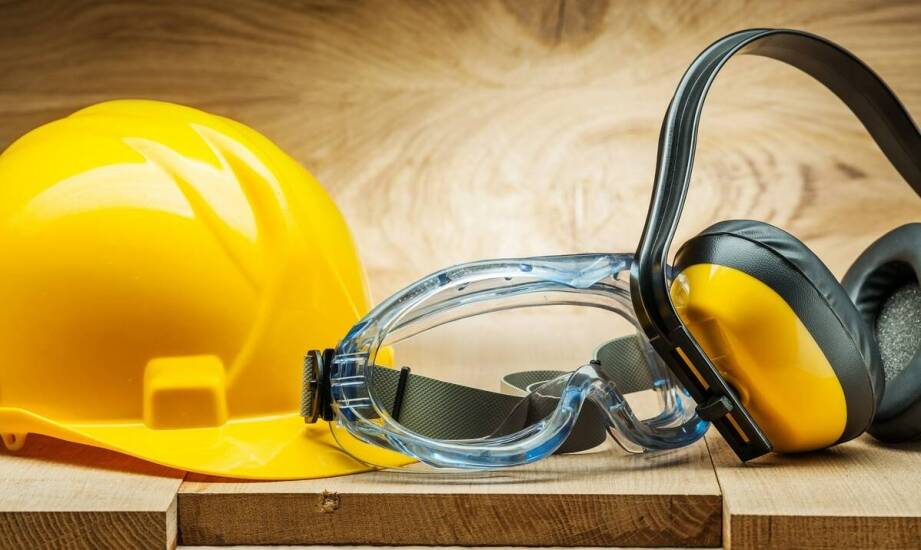Okulary ochronne w pracy – rodzaje, zastosowania i kluczowe funkcje BHP