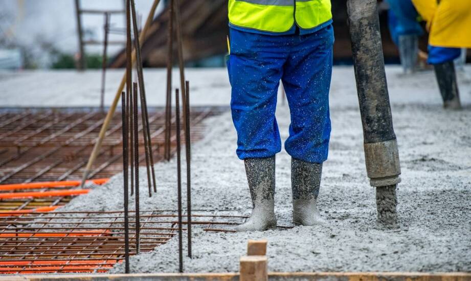 Ocieplane obuwie do pracy – materiały, funkcje i komfort użytkowania