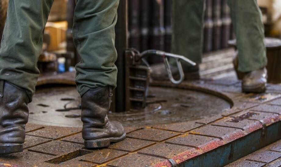 Buty gumowe do pracy – zastosowania, zalety i kluczowe cechy ochronne