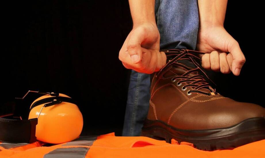 Jakie czynniki wpływają na skuteczność i trwałość obuwia ochronnego?