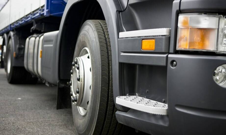 Szyby do samochodów ciężarowych – kluczowe informacje i zastosowania