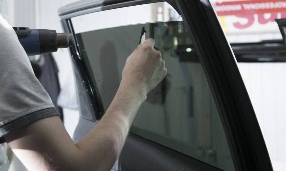 Proces wymiany szyb w aucie – etapy, wymagania i praktyczne aspekty