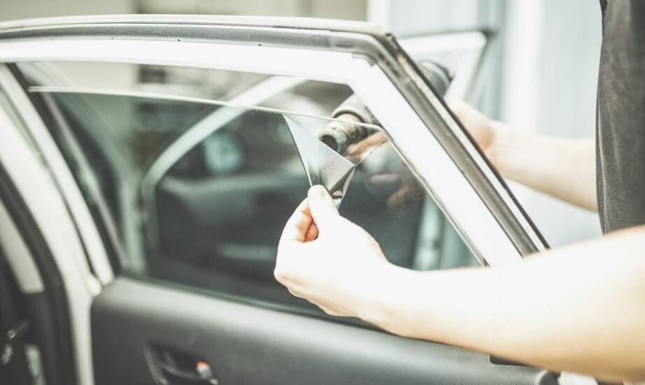 Na co zwracać uwagę przy wyborze serwisu szyb samochodowych w aucie