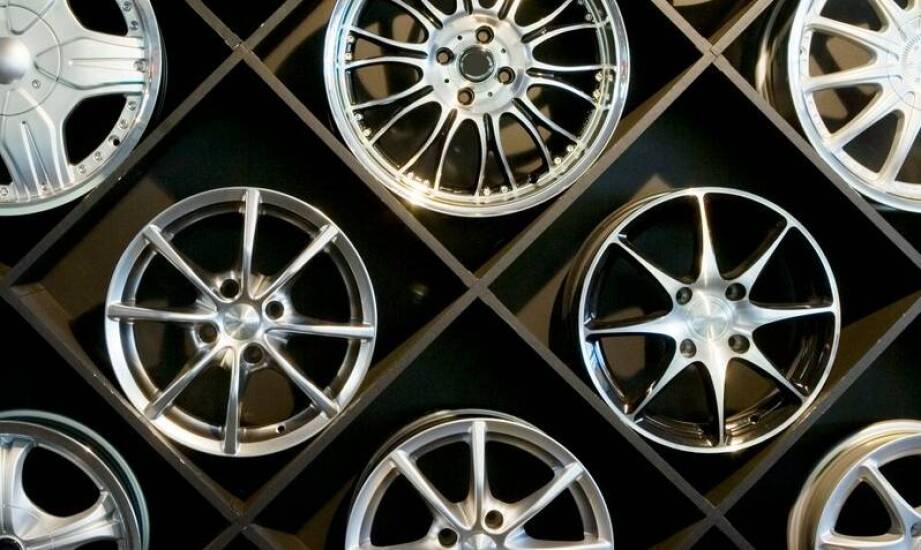 Jakie szyby samochodowe są dostępne na rynku i czym się różnią?