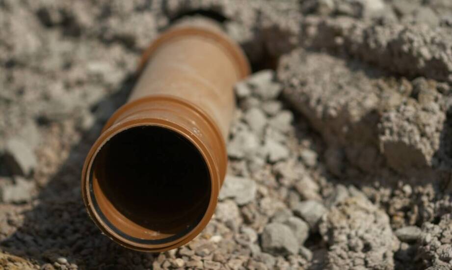 Zaprawa wyrównująca – zastosowania, właściwości i najważniejsze zalety