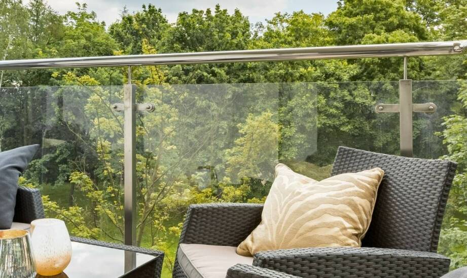 Balkonik rehabilitacyjny – jak ułatwia codzienne funkcjonowanie osobom w różnym wieku