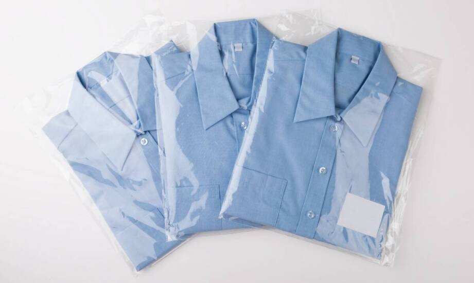 Kolorowe bluzy medyczne damskie – jak wybrać idealny fason i materiał