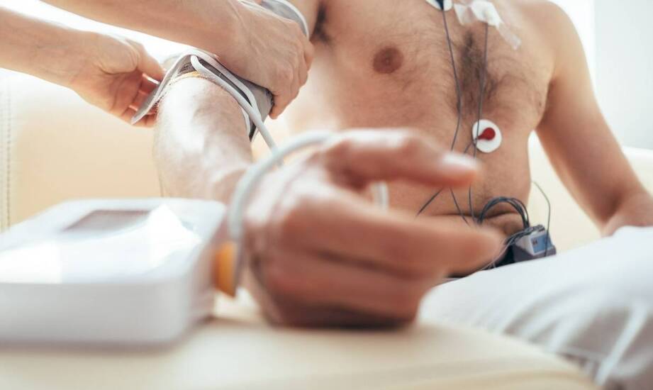 Cewniki zewnętrzne dla mężczyzn – zastosowanie, rodzaje i ważne wskazówki