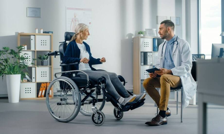 Chodzik rehabilitacyjny z siedziskiem – funkcje, korzyści i zastosowanie
