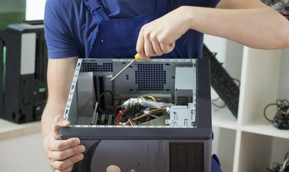 Jakie usługi oferuje serwis komputerów i kiedy warto z nich skorzystać?