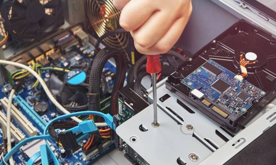 Jak przebiega diagnoza usterek komputerowych i jakie są typowe problemy?