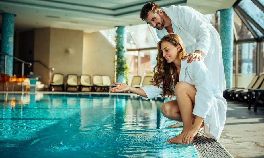 Baseny termalne – właściwości wody i korzyści z kąpieli dla zdrowia