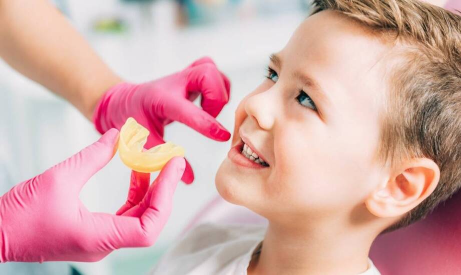 Stomatologia dziecięca – jak dbać o zęby najmłodszych od pierwszych lat