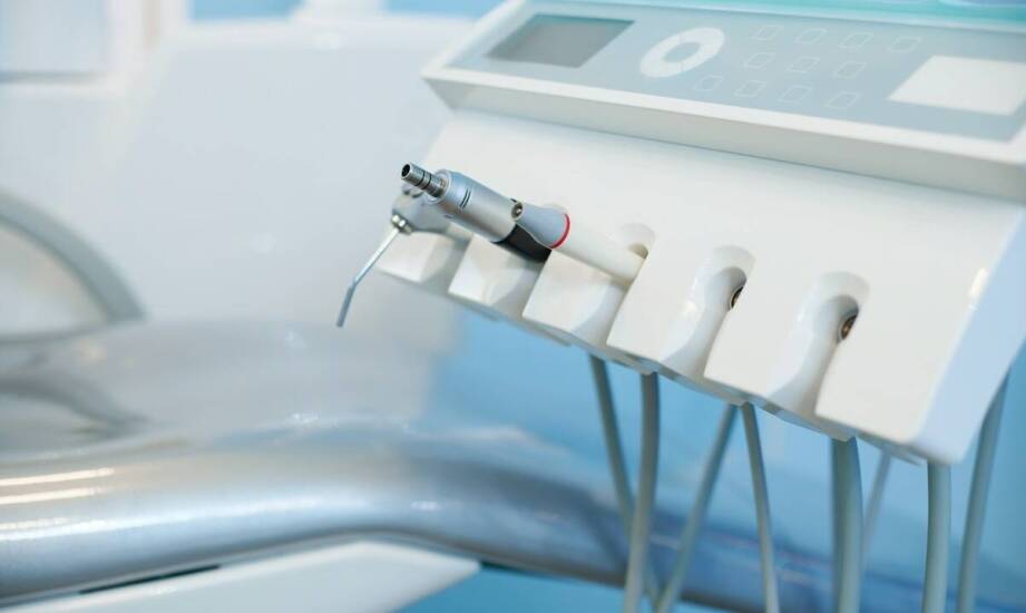 Rodzaje aparatów ortodontycznych – jak wybrać rozwiązanie dopasowane do potrzeb