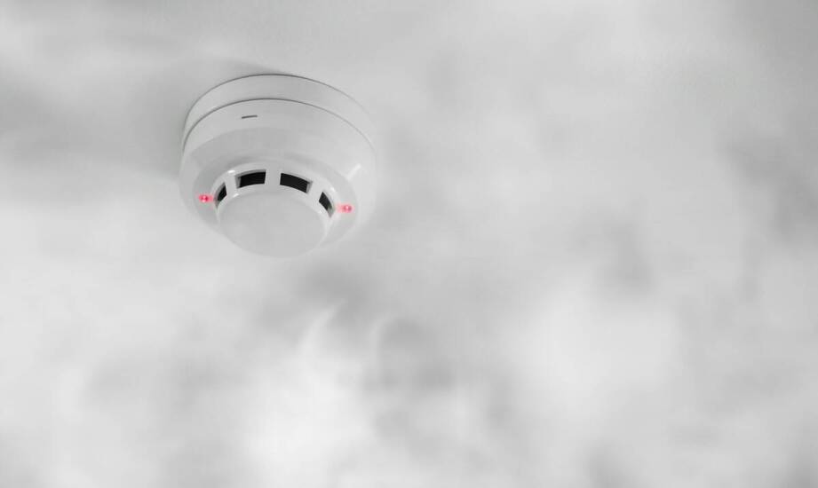 Czujniki dymu i czadu – jak zwiększają bezpieczeństwo w domu
