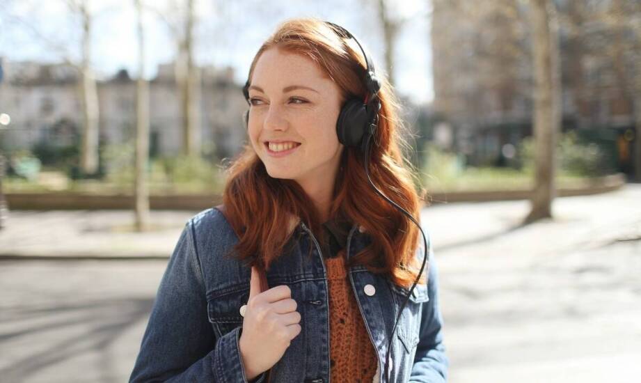 Aparaty słuchowe – rodzaje, zastosowanie oraz najnowsze rozwiązania techniczne