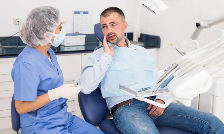 Kiedy warto skonsultować się z gastrologiem? Objawy chorób układu pokarmowego