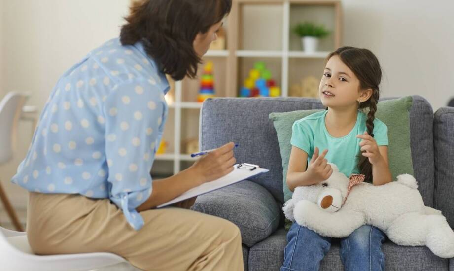 Czy wizyta u psychologa dziecięcego wymaga obecności rodzica?