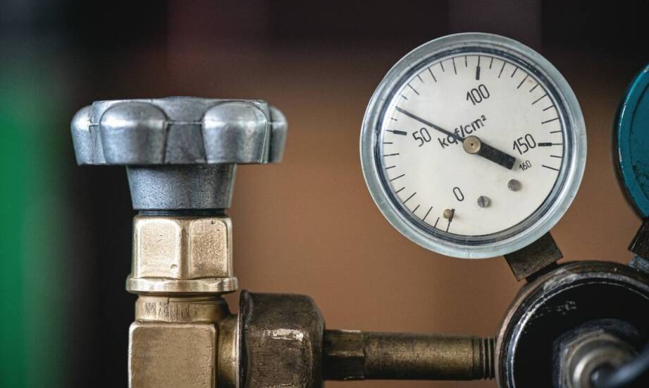 Jak przebiega proces wzorcowania ciśnieniomierzy i jakie ma znaczenie w pomiarach