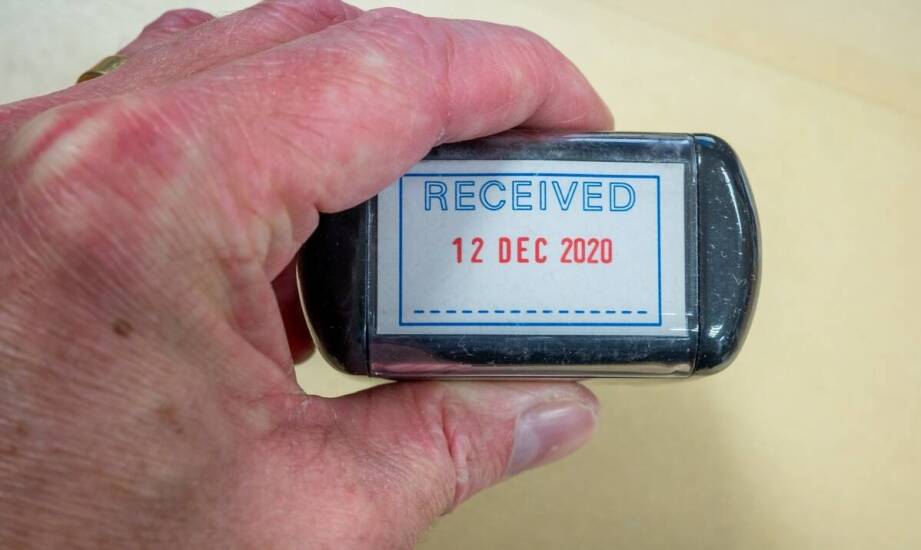 Zastosowania i rodzaje pieczątek – praktyczne informacje dla każdego