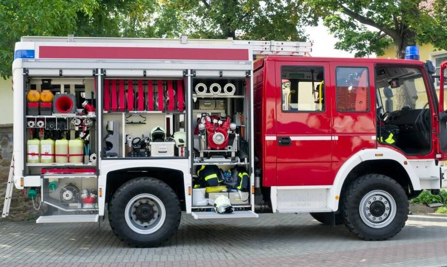 Sprzęt pożarniczy w sklepie online – jakie produkty cieszą się największym zainteresowaniem