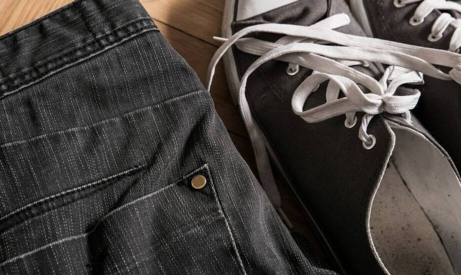 Spodnie bojówki do pracy – funkcjonalność i komfort w codziennych zadaniach