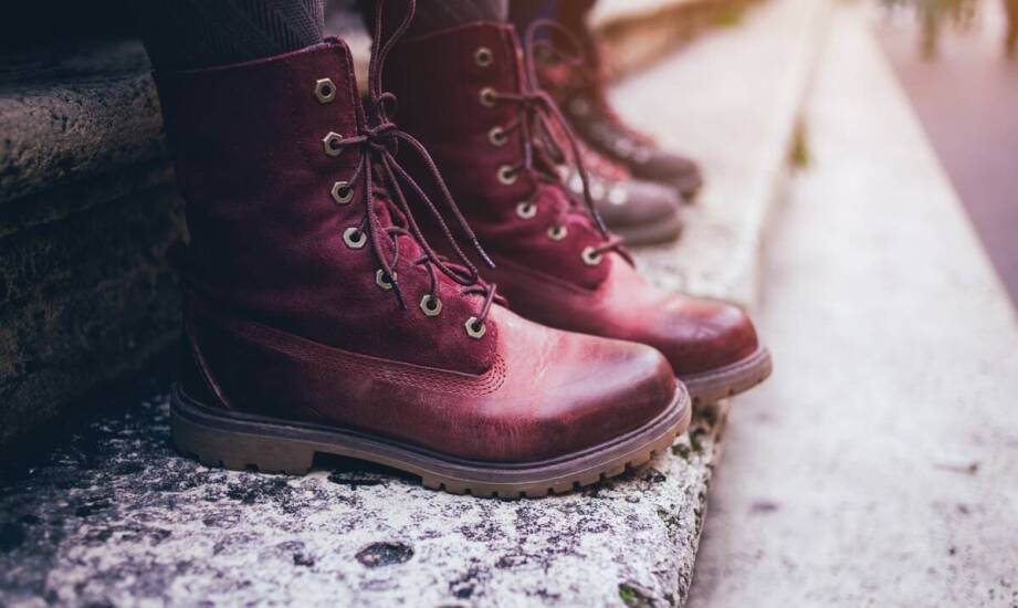Najważniejsze cechy butów roboczych dostępnych w sklepach online