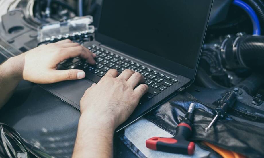 Najczęstsze problemy z laptopami i sposoby ich skutecznej naprawy