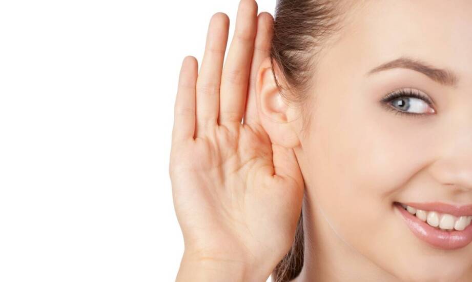 Jakie są przyczyny niedosłuchu i jak przebiega proces diagnozy słuchu?