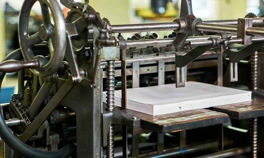 Jak powstaje papier? Proces produkcji i ciekawostki o materiale codziennym