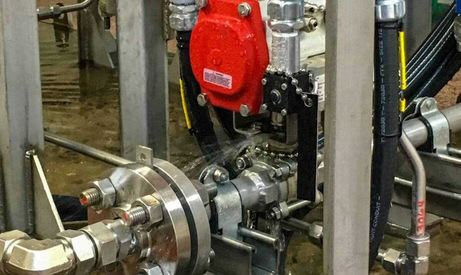 Rola koszy ssawnych z zaworem zwrotnym dn 100 w instalacjach przemysłowych: kluczowe zastosowania