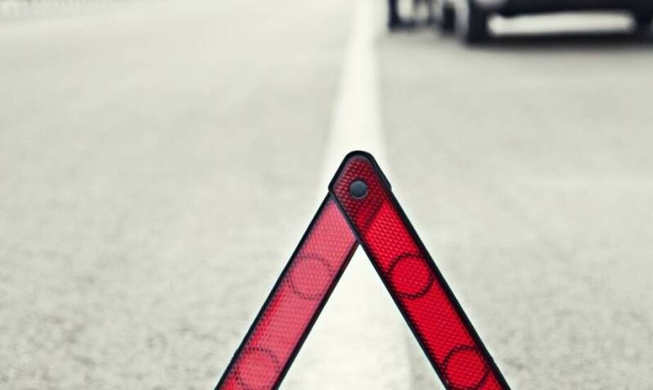 O czym informuje naklejka Angles Morts?