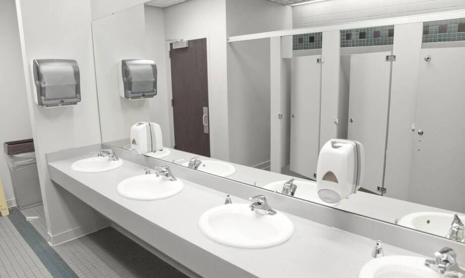 Ręczniki składane zz w obiektach użyteczności publicznej – zalety i zastosowania