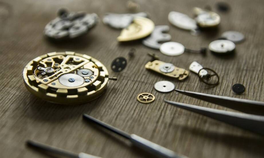 Przewodnik po modelach zegarków męskich Versace dostępnych online