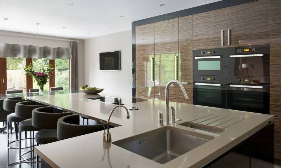 Jakie są dostępne opcje dostosowania zlewozmywaka granitowego 1,5 komorowego?