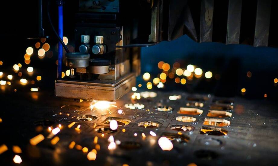 Jak sampo 680 wpływa na efektywność obróbki metali?