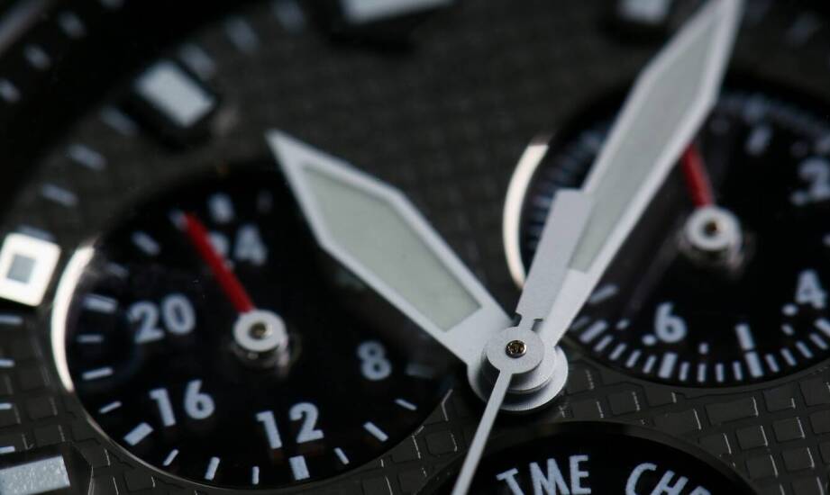 Jak odróżnić oryginalny zegarek męski Armani od podróbki?