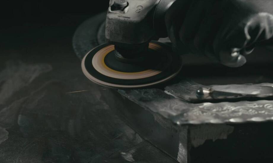 Nowoczesne materiały używane w produkcji osłon odsysaczy pyłu do szlifierek