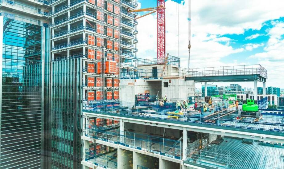 W jaki sposób model ESCO wspiera zrównoważony rozwój w branży budowlanej?