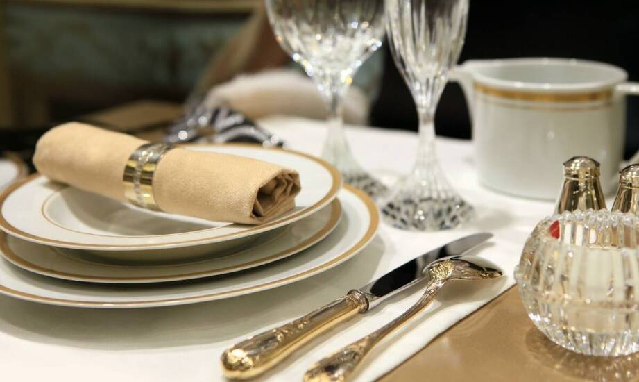 Co zawierają komplety sztućców?