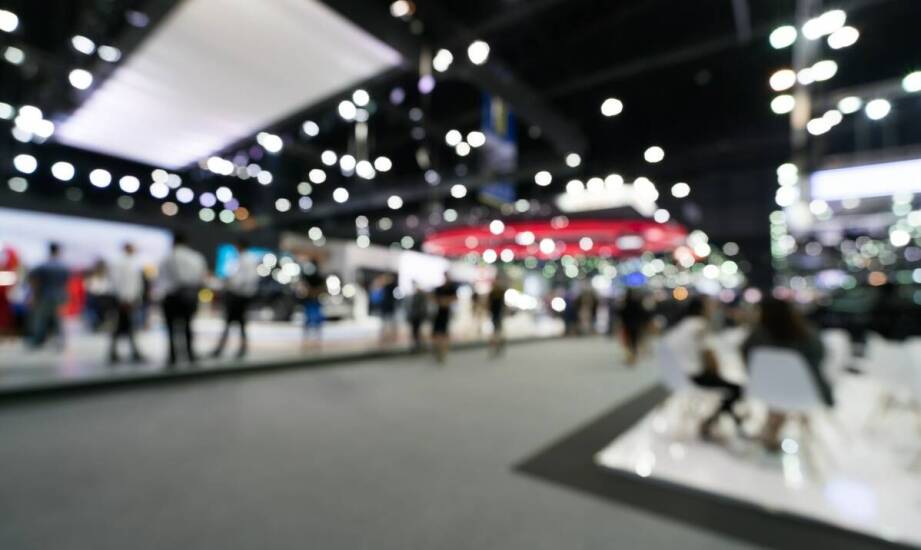 Jakie elementy są kluczowe w organizacji eventów marketingowych z wynajmem sprzętu?