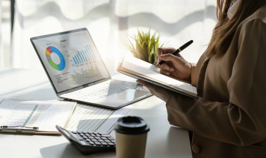 Jakie są korzyści z zastosowania analizy konkurencji w generowaniu leadów B2B?