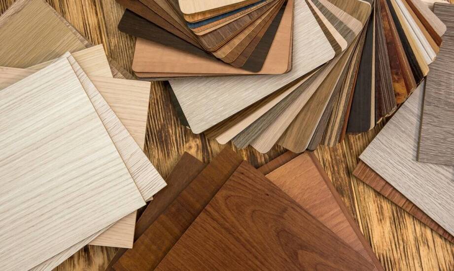 Jakie czynniki wpływają na wybór odpowiedniego typu uchwytów do toreb papierowych?