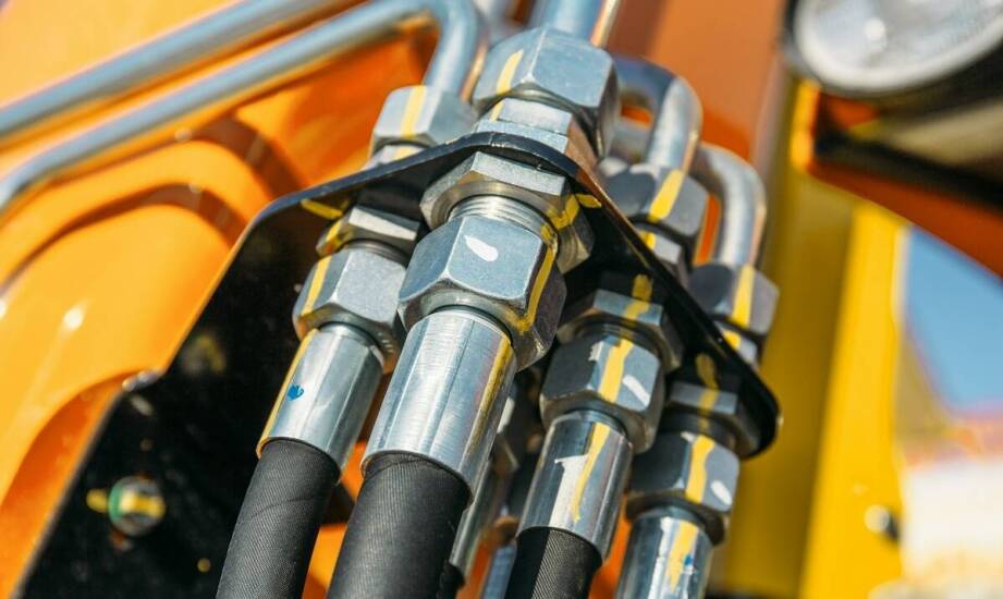 Jakie parametry techniczne są kluczowe przy wyborze przewodów hydraulicznych na metry?