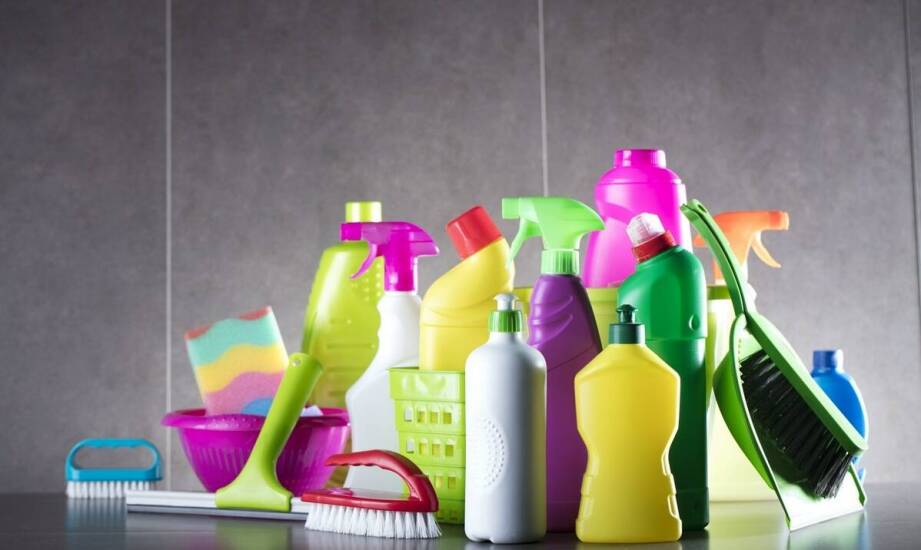 Zalety korzystania z chemii profesjonalnej w codziennym sprzątaniu