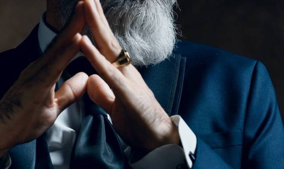 Jak duży pierścionek ze stali chirurgicznej może stać się centralnym punktem stylizacji?