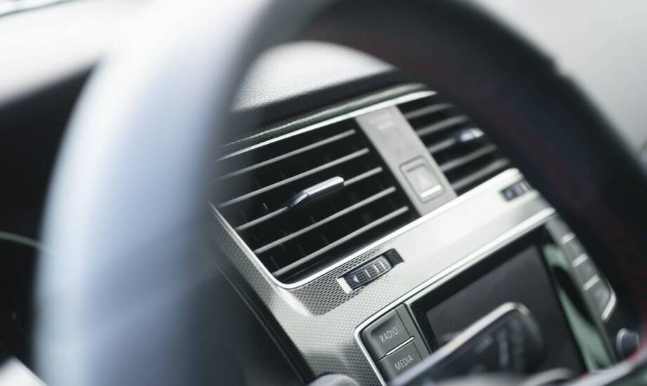 Ochrona przed zarysowaniami dzięki nakładkom progowym golf